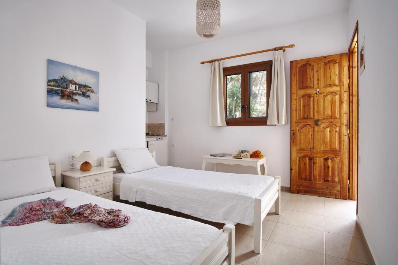 Petrino Hotel Ambrami Buitenkant foto