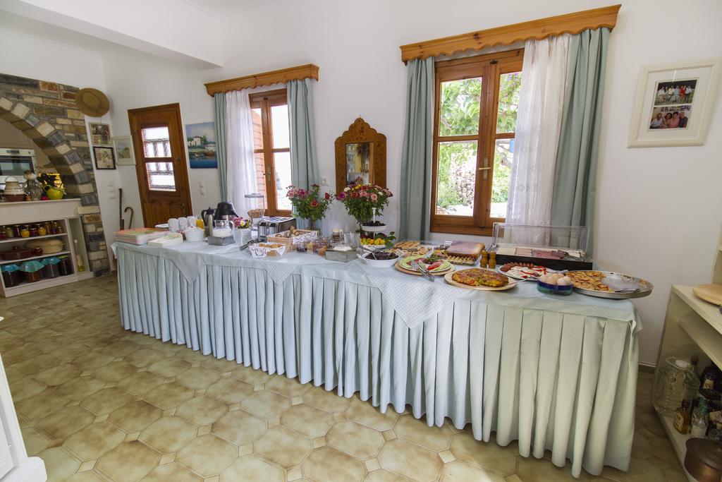 Petrino Hotel Ambrami Buitenkant foto