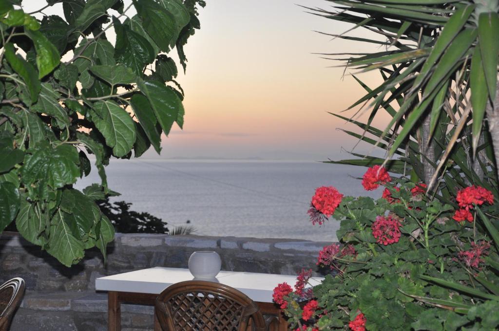 Petrino Hotel Ambrami Buitenkant foto