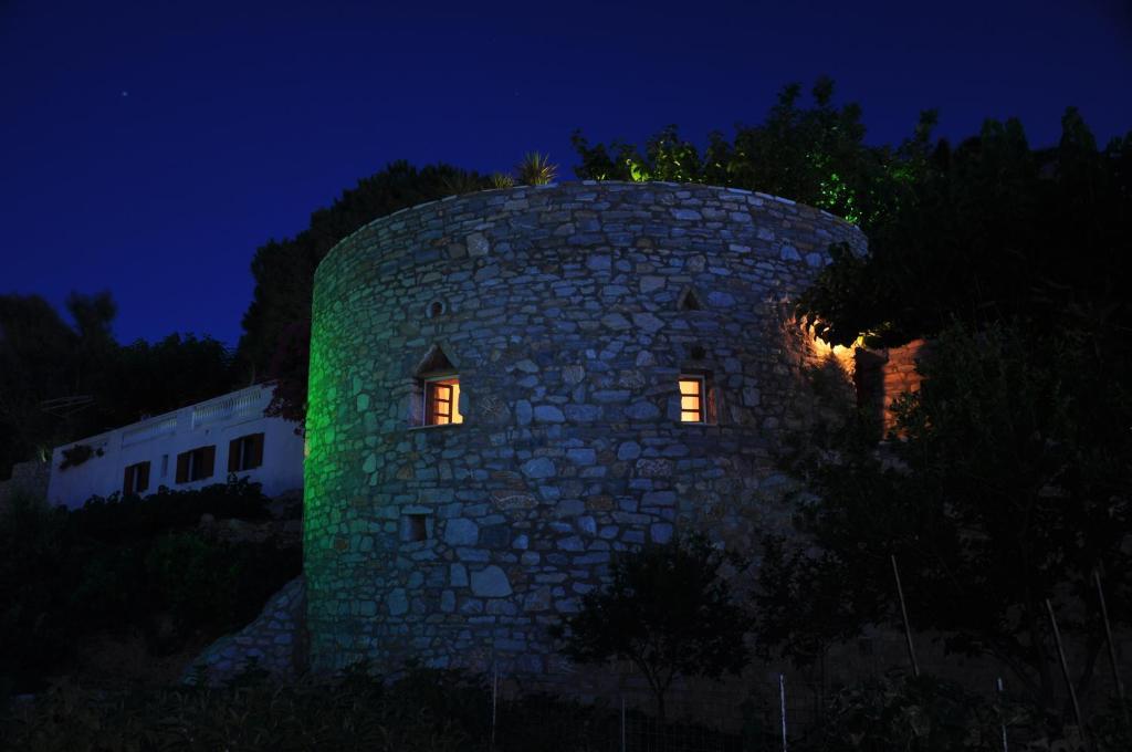 Petrino Hotel Ambrami Buitenkant foto