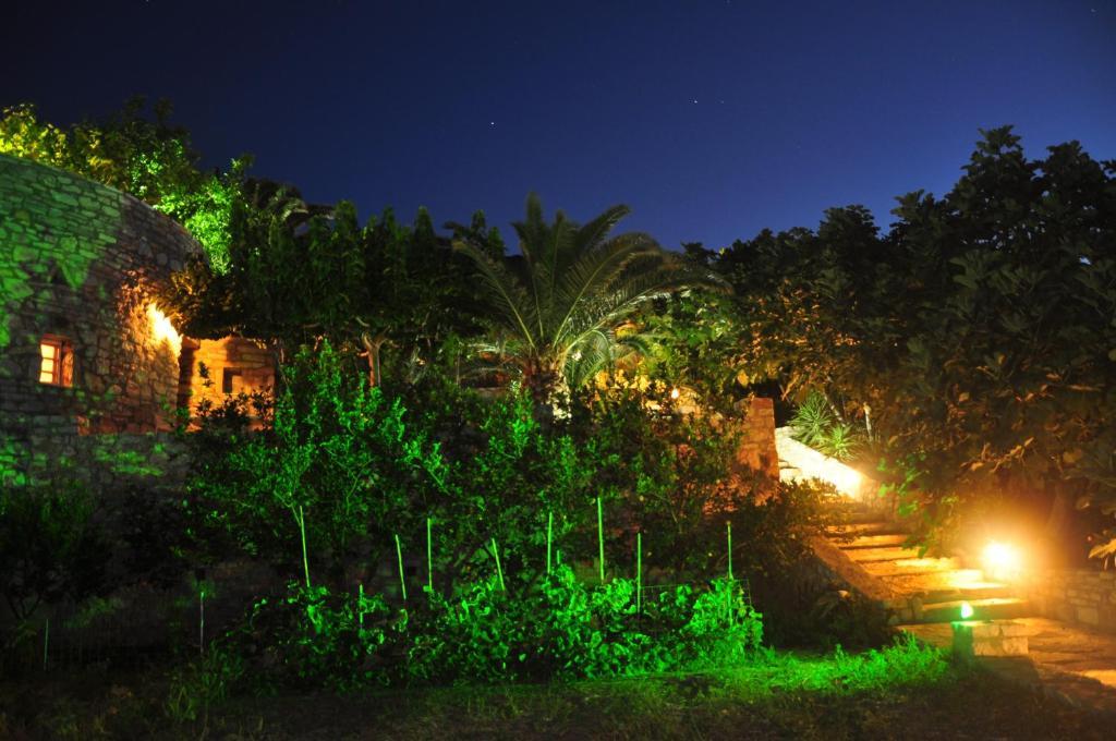 Petrino Hotel Ambrami Buitenkant foto