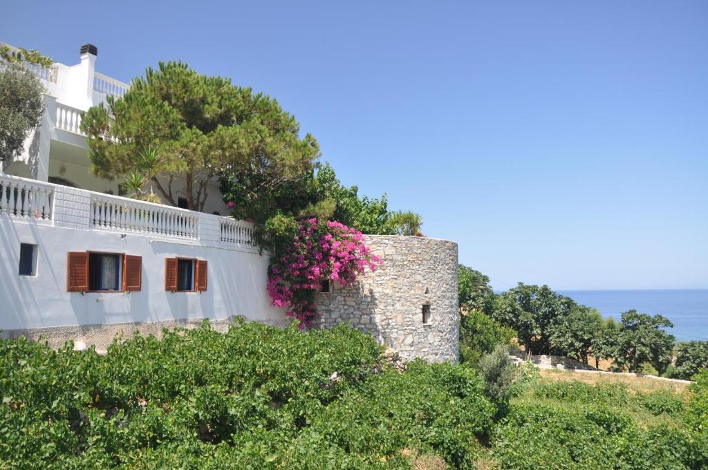 Petrino Hotel Ambrami Buitenkant foto