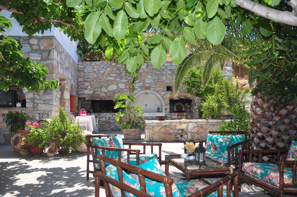 Petrino Hotel Ambrami Buitenkant foto